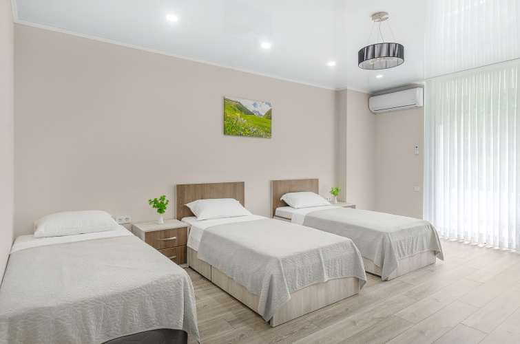 Standard Triple room with balcony