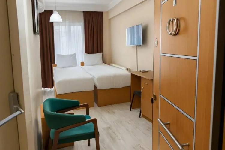 Standard Double room with city view