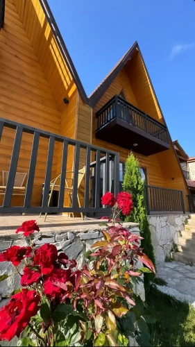 2 Bedrooms Quadruple Cottage with balcony and with mountain view