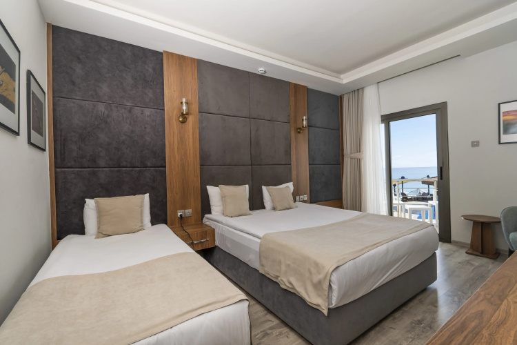 Mimoza Beach Hotel