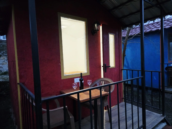 Bungalow with garden view