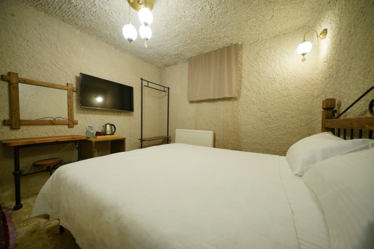 Nirvana Cave House Hotel