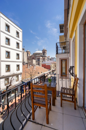 1 Bedroom Quadruple Apartment with balcony