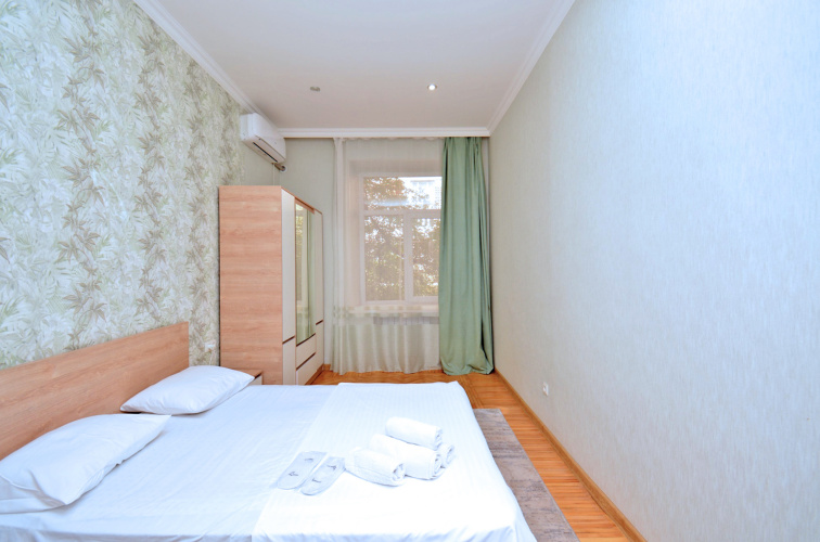 Na Amiryana 13 Apartments