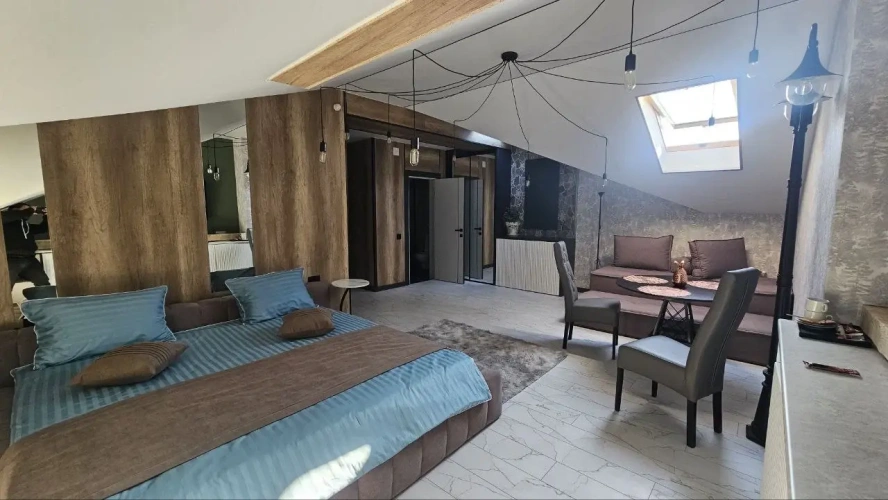 2 Bedrooms Family Suite with courtyard view