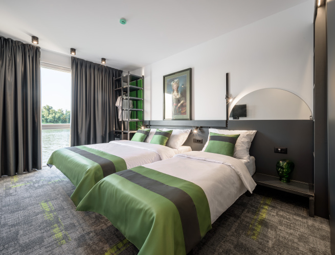 Classic Triple room with river view
