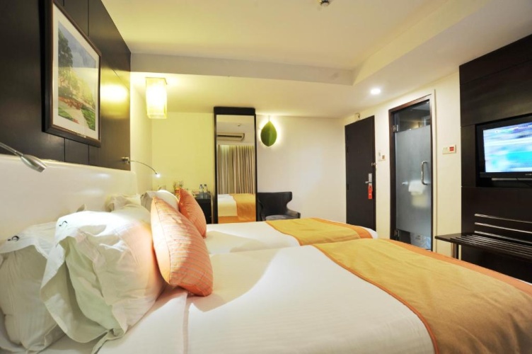Premium Twin room with view