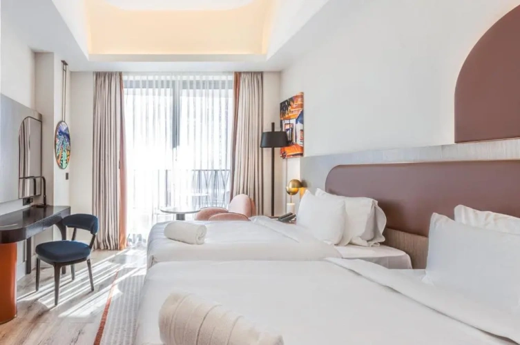 Standard Twin room with balcony and with canal view