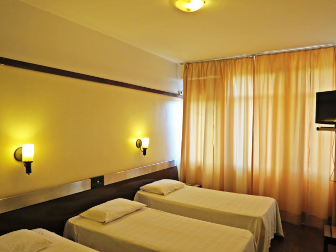 Standard Triple room with view