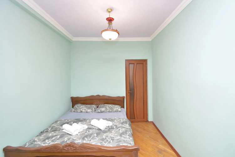 Trekhkomnatnaya v Tsentre Goroda Flat