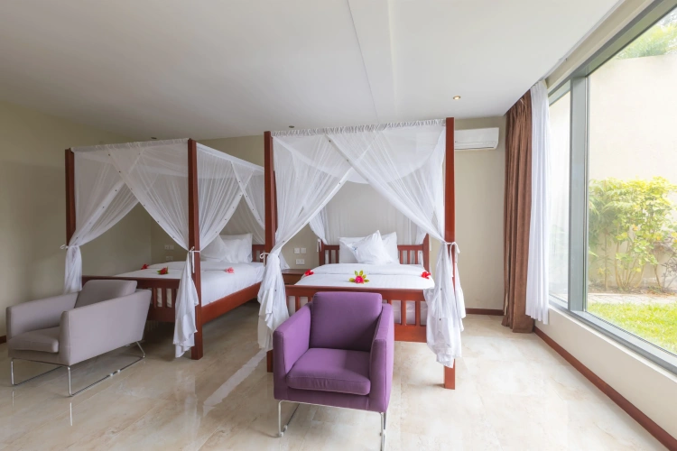 Standard Twin room with balcony