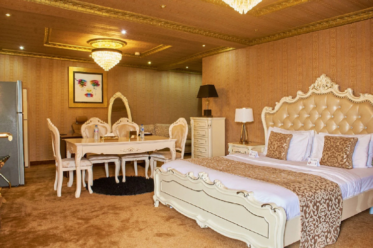 Luxury Suite
