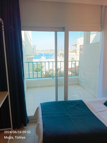 Standard Twin room with balcony and with sea view