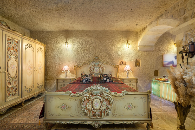 Acer Cave Hotel