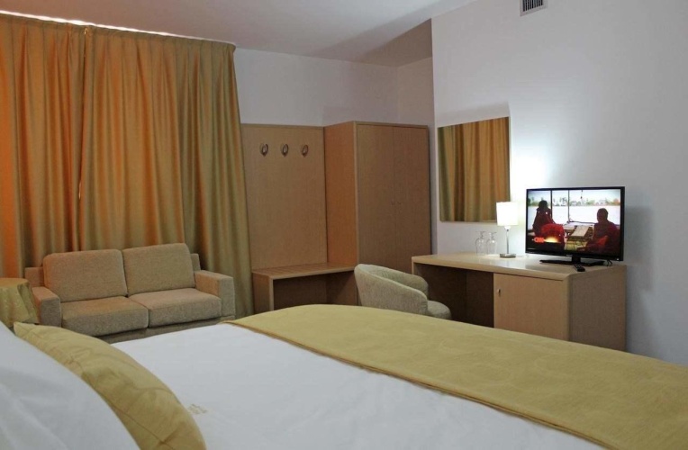 Hotel Airport Tirana photo 38