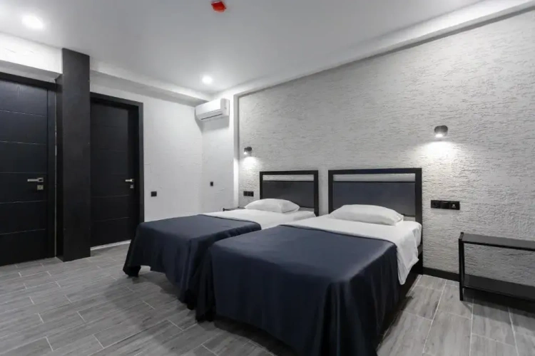 Standard Twin room with balcony