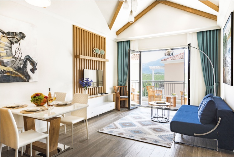 2 Bedrooms Deluxe Apartment with balcony and with view