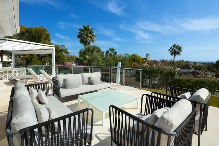 All About Villa Breeze