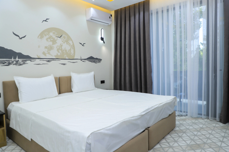 Rich Land Hotel