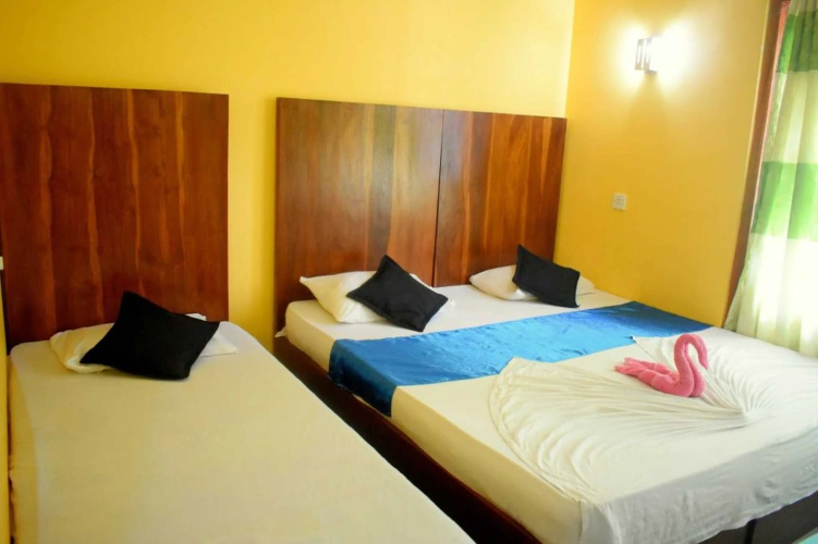 Standard Triple room