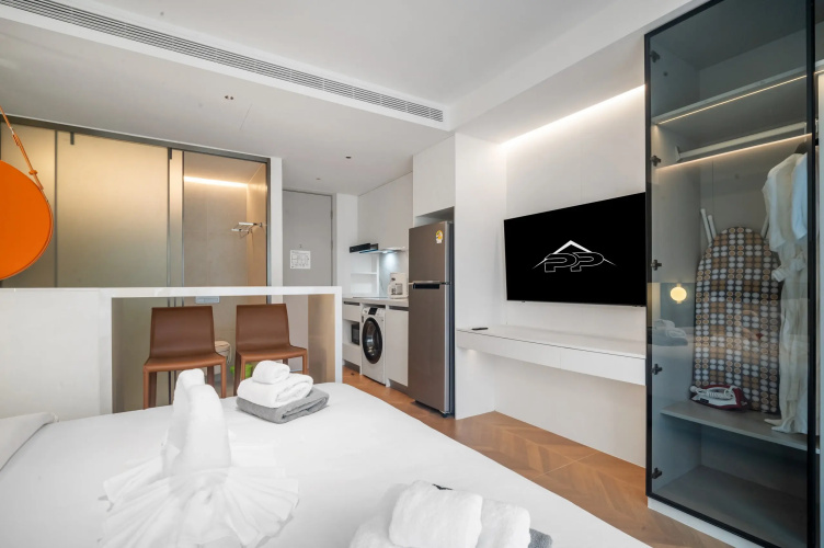 Resort Stylish Beachfront Studio A110 Layan Apartments