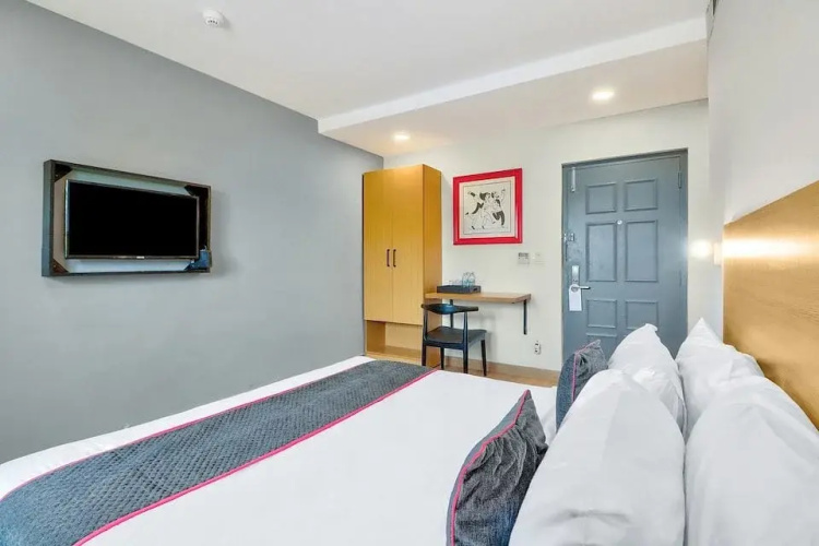 Consulate By Book Meri Hotel