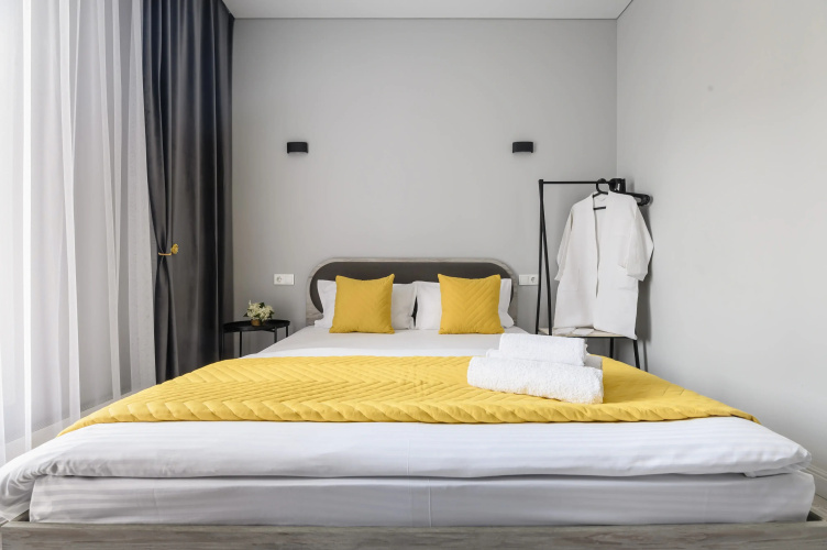 V Centre Goroda s Vidom na Krasivye Gory Flat