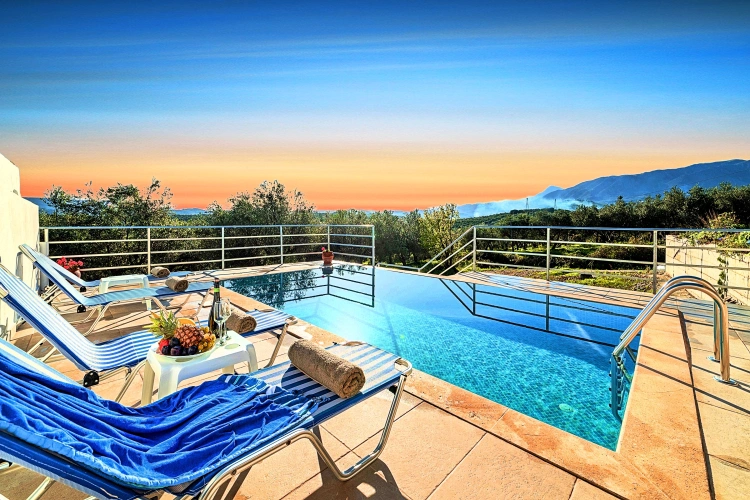 2 Bedrooms Villa with balcony and with view