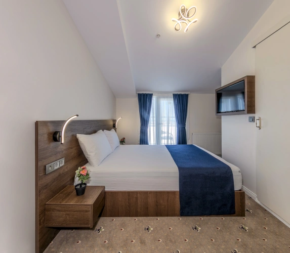 Superior Double room with balcony and with city view