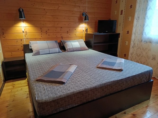 Standard Triple room with courtyard view