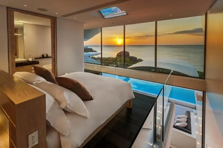 1 Bedroom Ocean Pool Loft with balcony