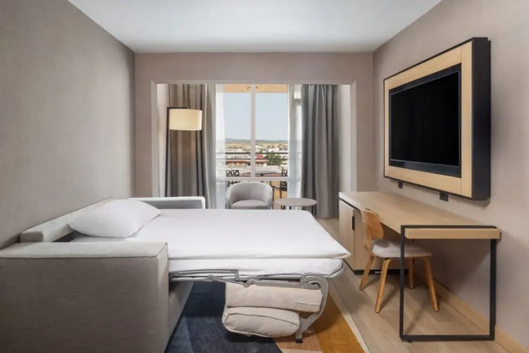 1 Bedroom Suite with balcony and with city view
