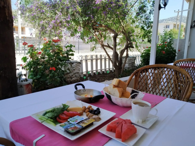 Rayana Hotel