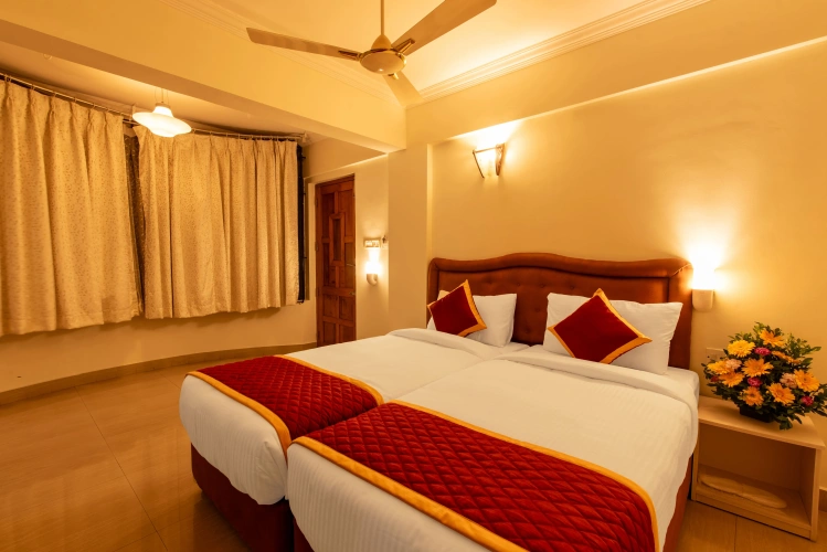 Deluxe room with balcony and with sea view