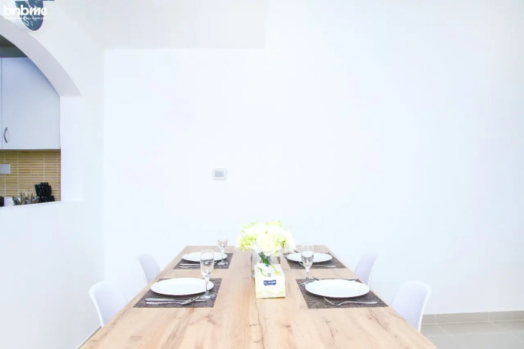 bnbmehomes | Luxury Living in JLT | Nr/ JBR beach-1409 Apartments - Image 2