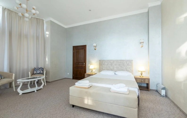 2 Bedrooms Building 2, 3 Double Suite with sea view