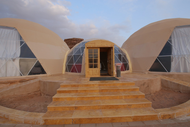Wadi Rum UFO Luxotel Camping