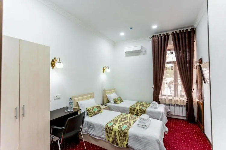 Standard Double room with city view