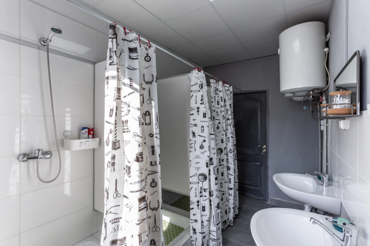 28 Hostel