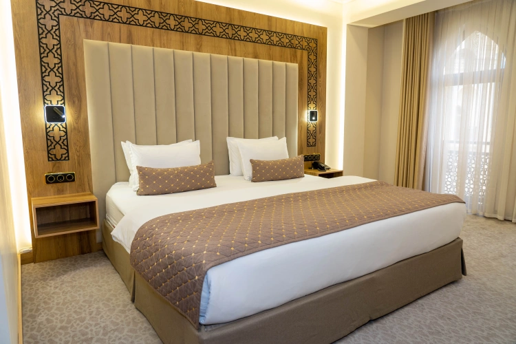 Standard Double room with city view