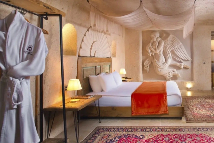Cave no Window Double Suite