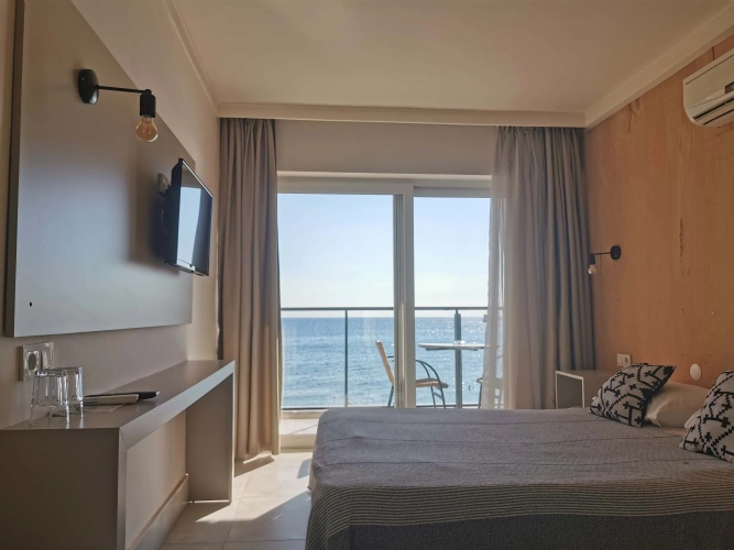 Standard Double room with sea view