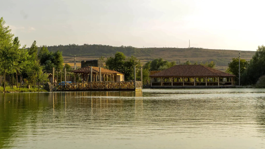 Resort Ranch In Variani