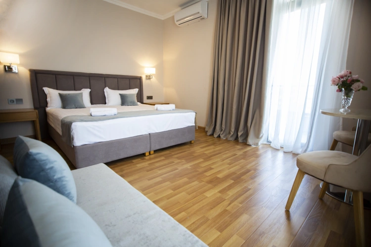 Standard Triple room with balcony and with sea view