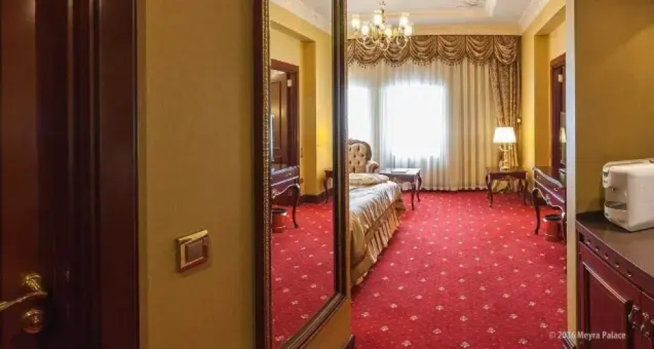 Deluxe Suite