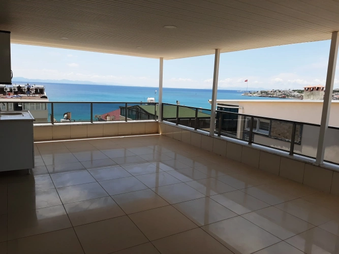 2 Bedrooms Quadruple Apartment with sea view