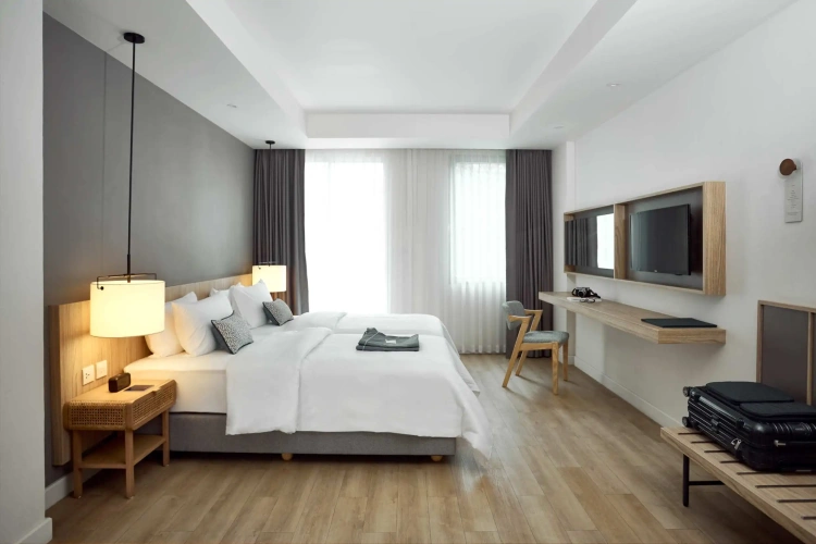 Standard Double room with city view