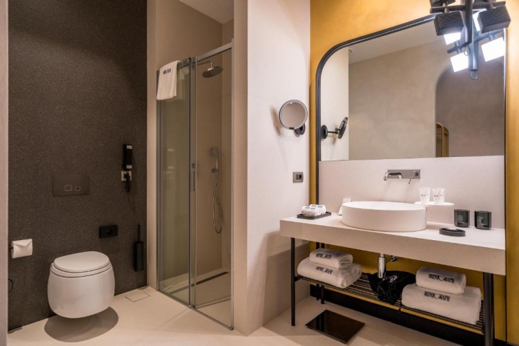 Portrait Twin room