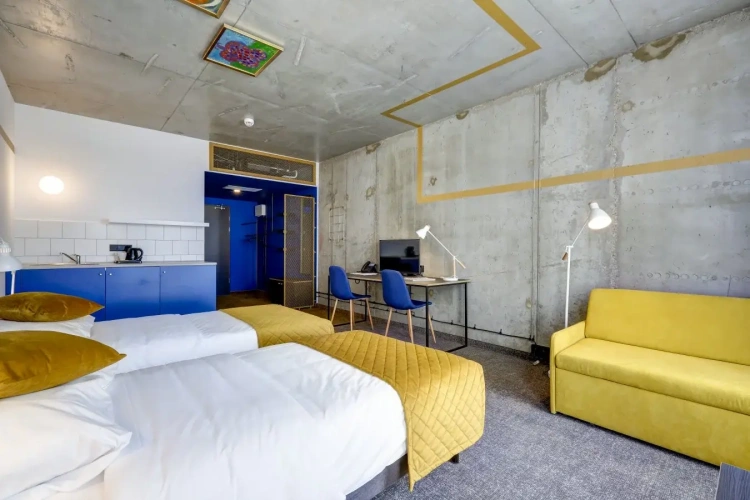 Standard Twin room with view