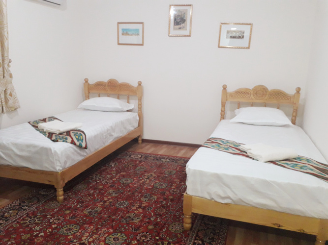Parivash Guest Hotel